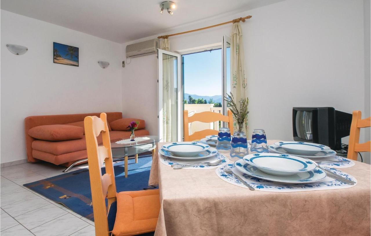 2 Bedroom Amazing Apartment In Супетар Екстериор снимка
