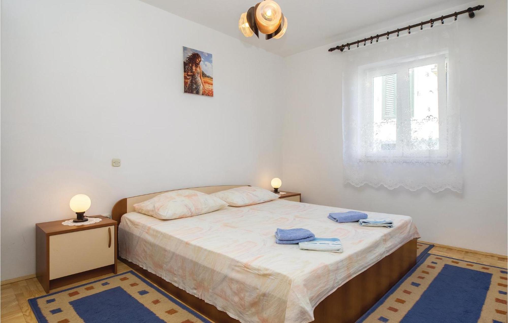 2 Bedroom Amazing Apartment In Супетар Екстериор снимка