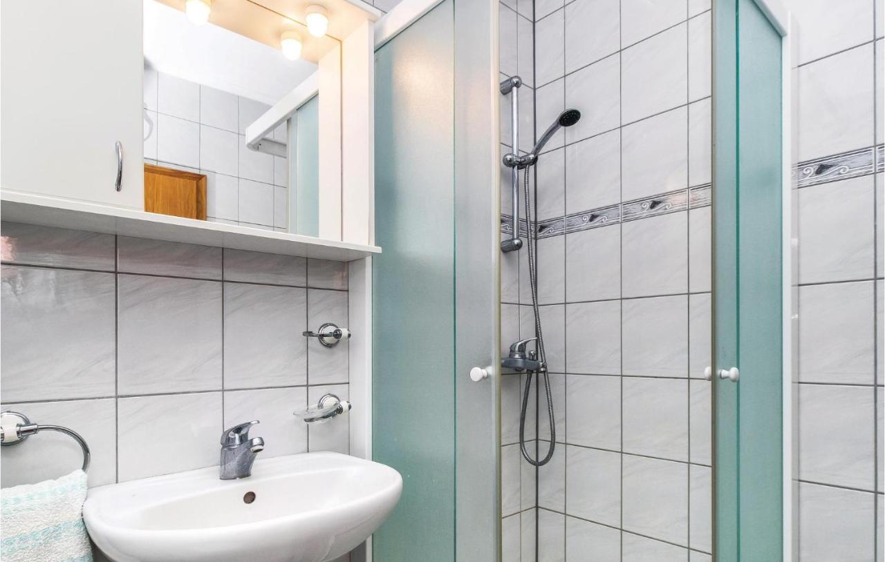 2 Bedroom Amazing Apartment In Супетар Екстериор снимка